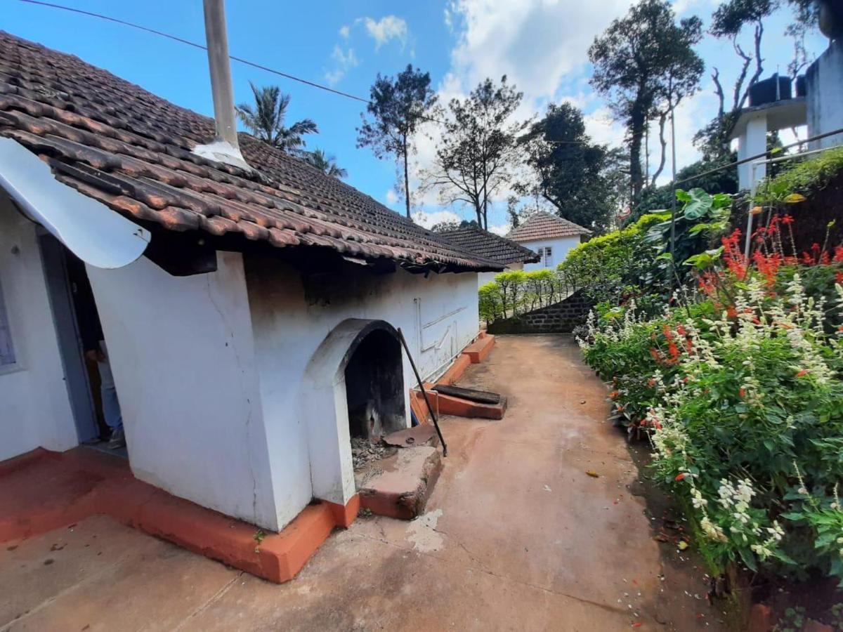 Napoklu Sardar Bahadur'S Heritage Bungalow Estate Stay المظهر الخارجي الصورة