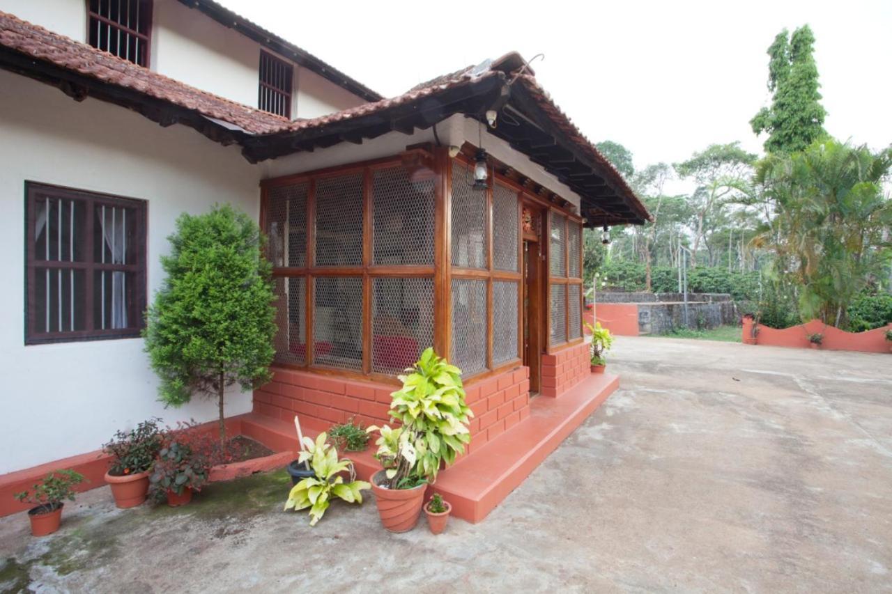 Napoklu Sardar Bahadur'S Heritage Bungalow Estate Stay المظهر الخارجي الصورة