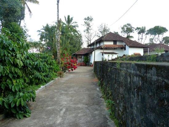 Napoklu Sardar Bahadur'S Heritage Bungalow Estate Stay المظهر الخارجي الصورة